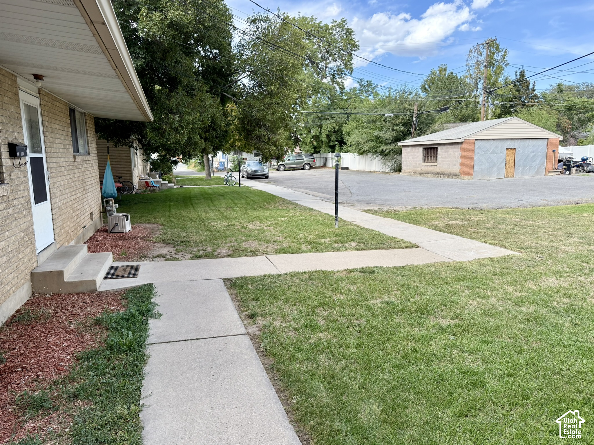 main property photo 28
