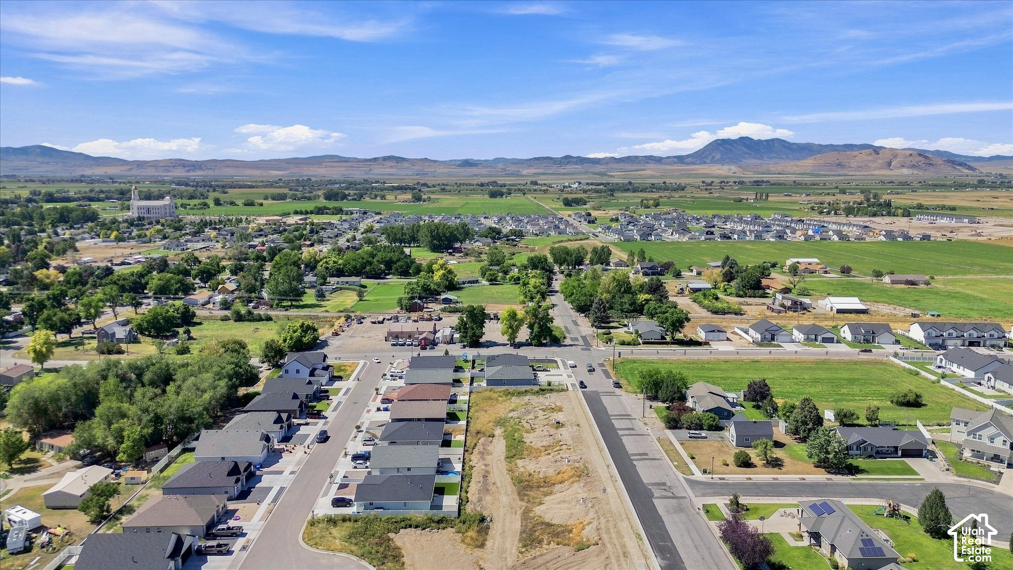 main property photo 12