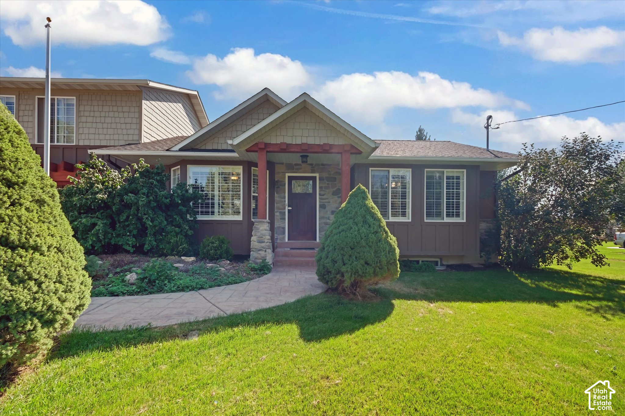 main property photo 28