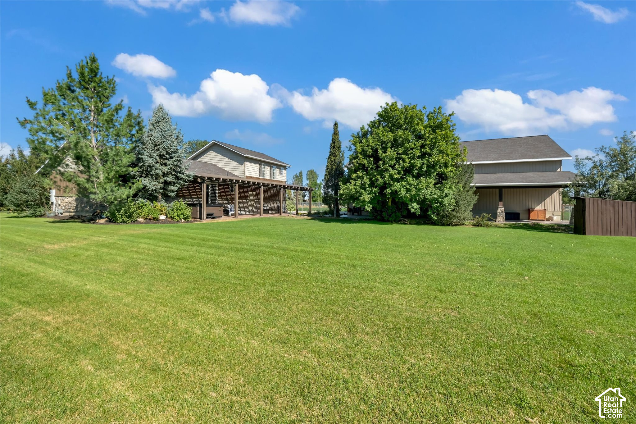 main property photo 32
