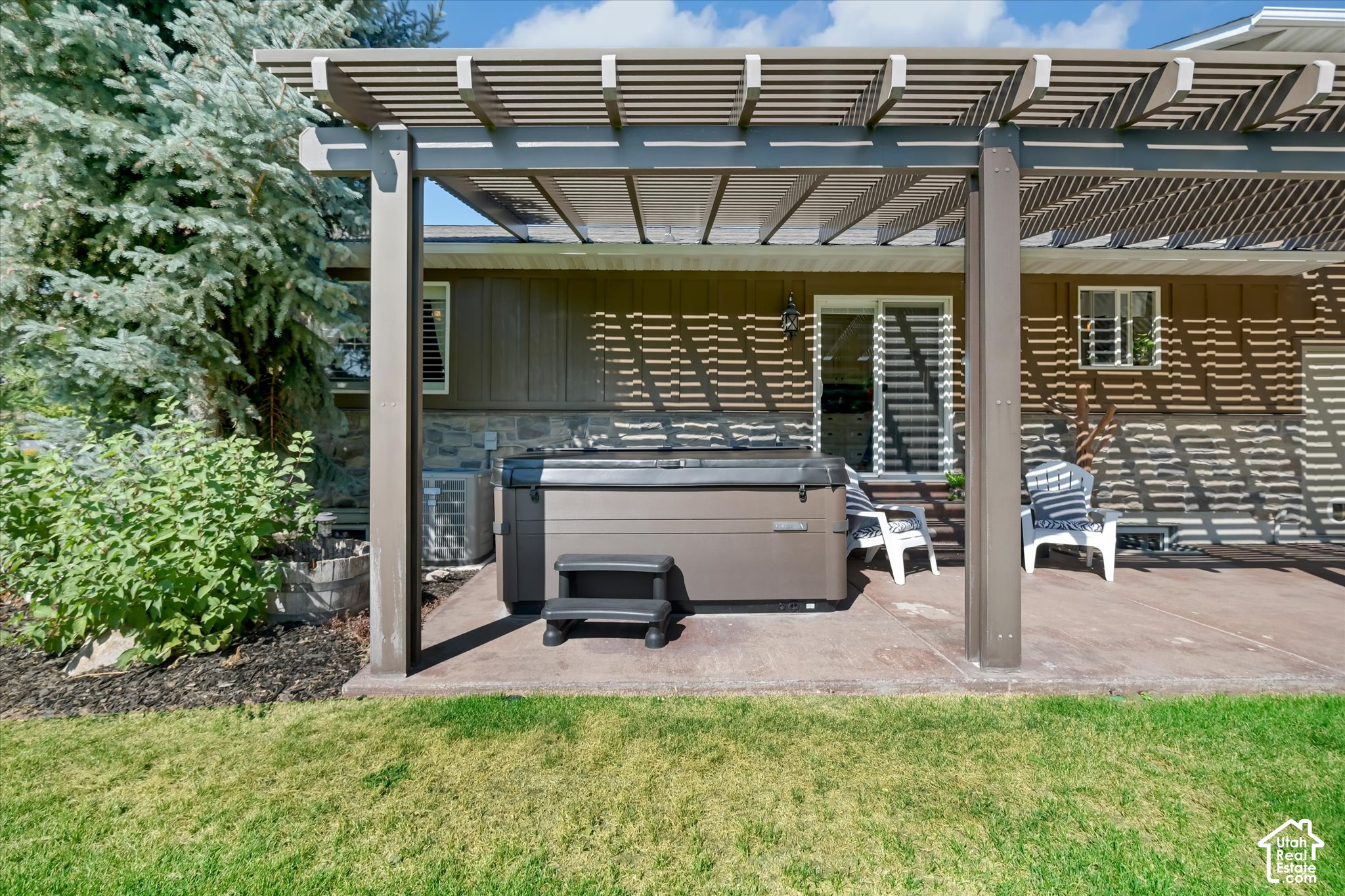 main property photo 34