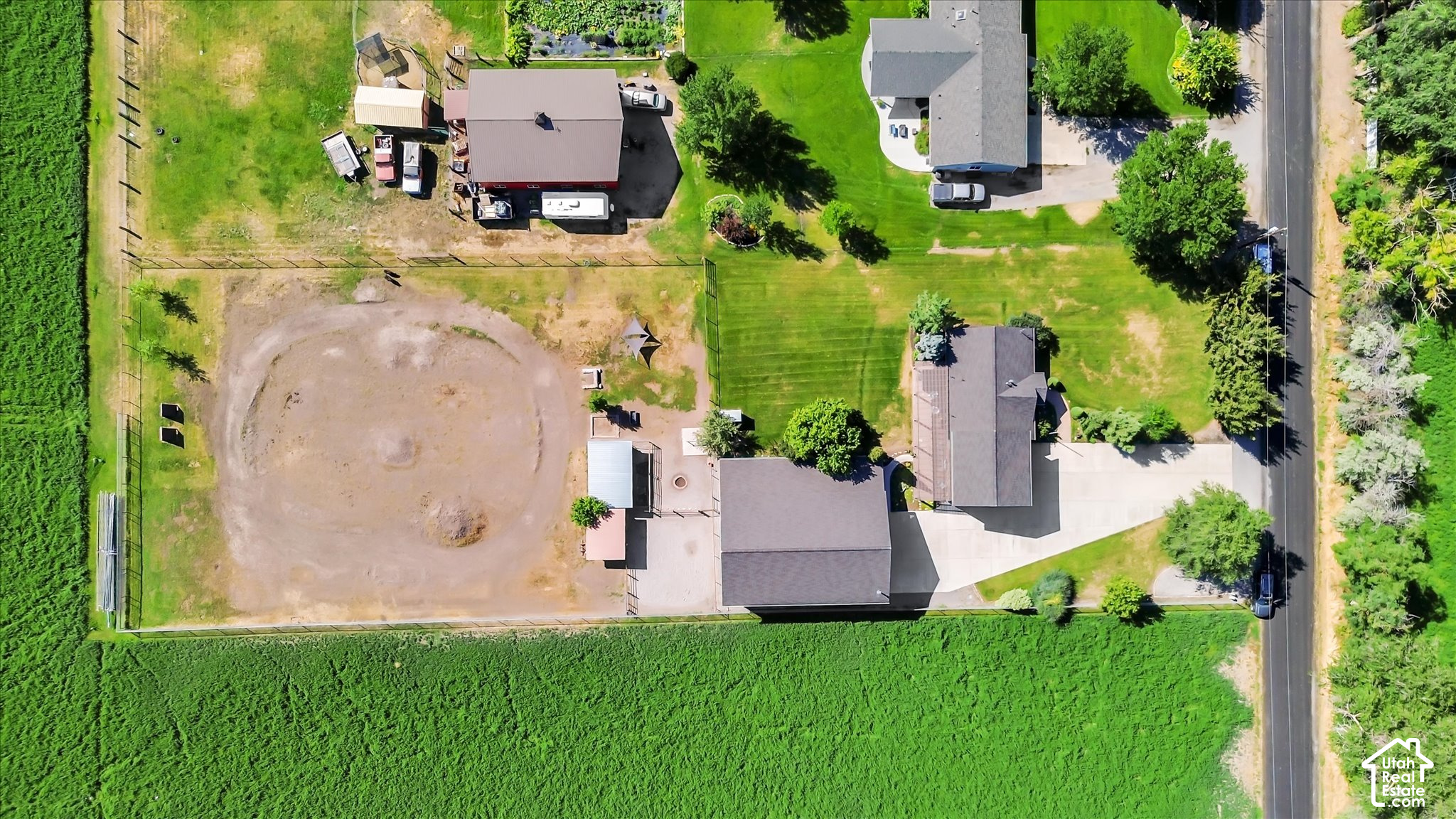 main property photo 37