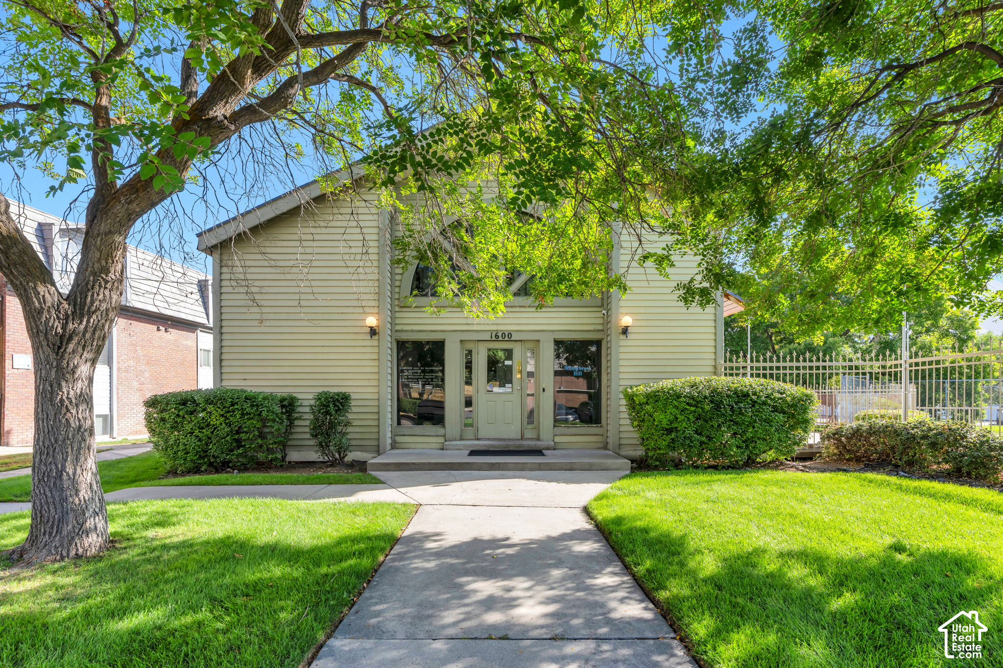 main property photo 12