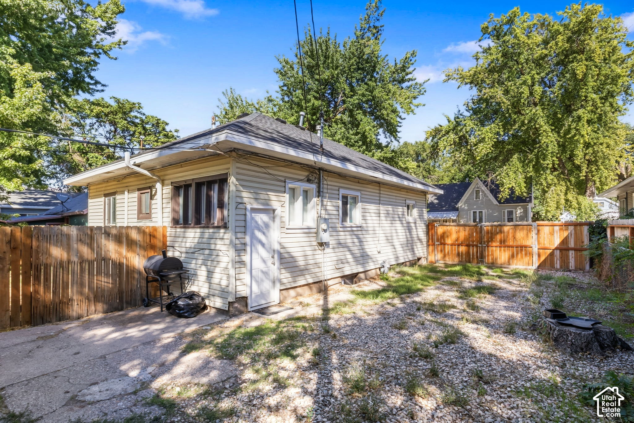 main property photo 18