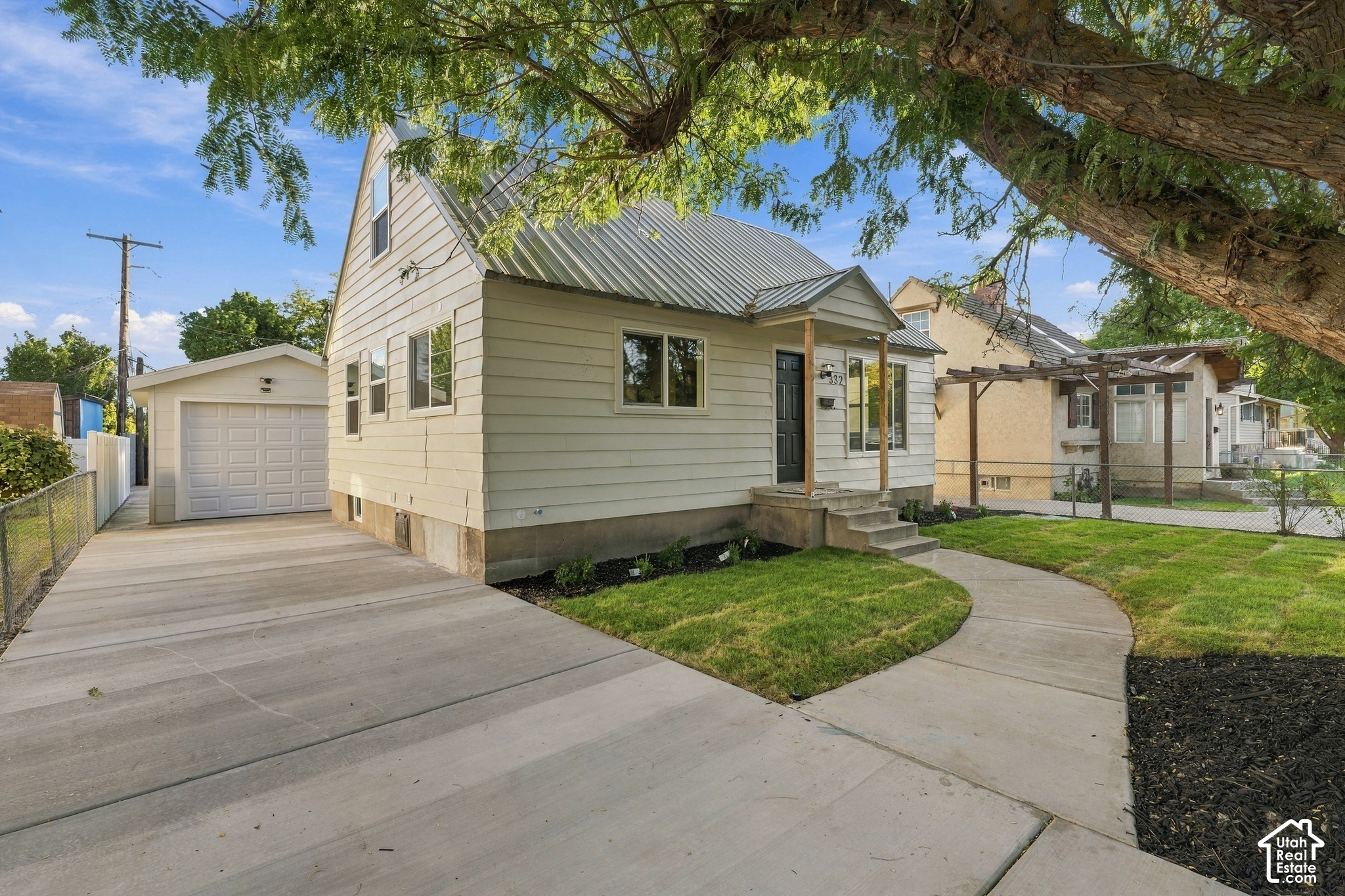 main property photo 14