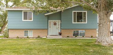 image of property with 3 Bed | 2 Bath | 1,880 Sqft