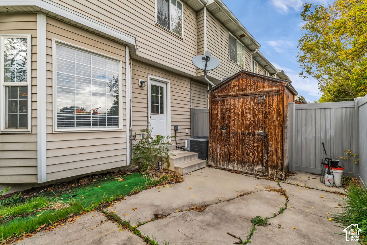main property photo 25