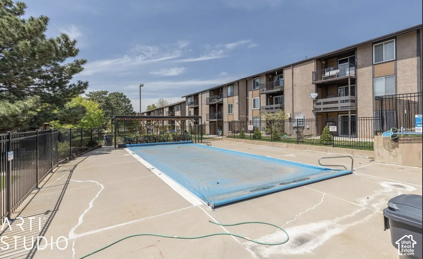 main property photo 10