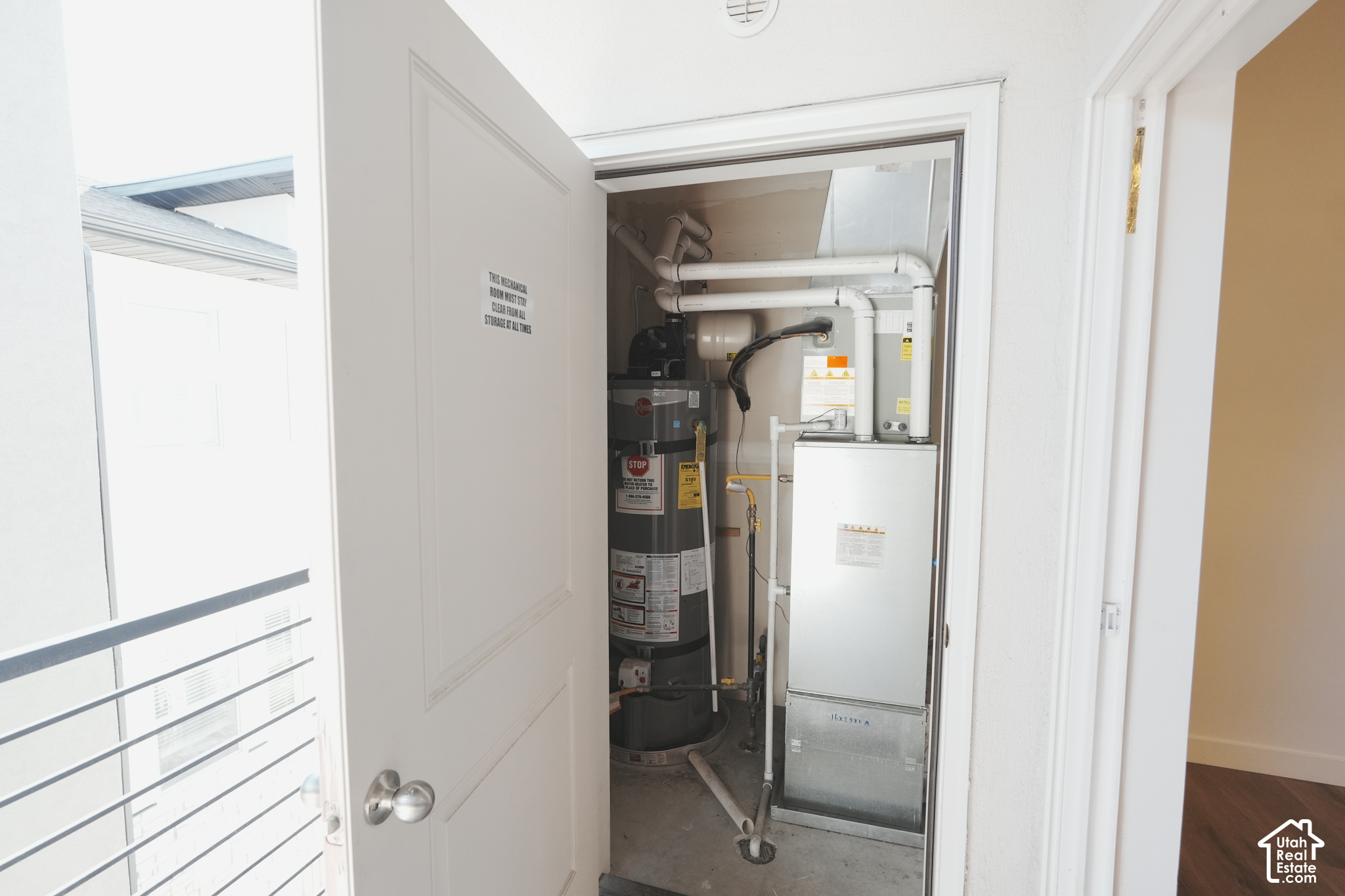 main property photo 13
