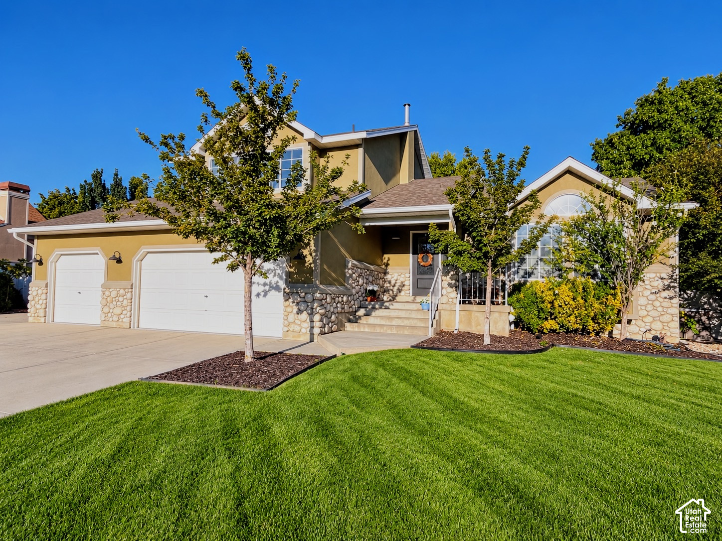 main property photo 4
