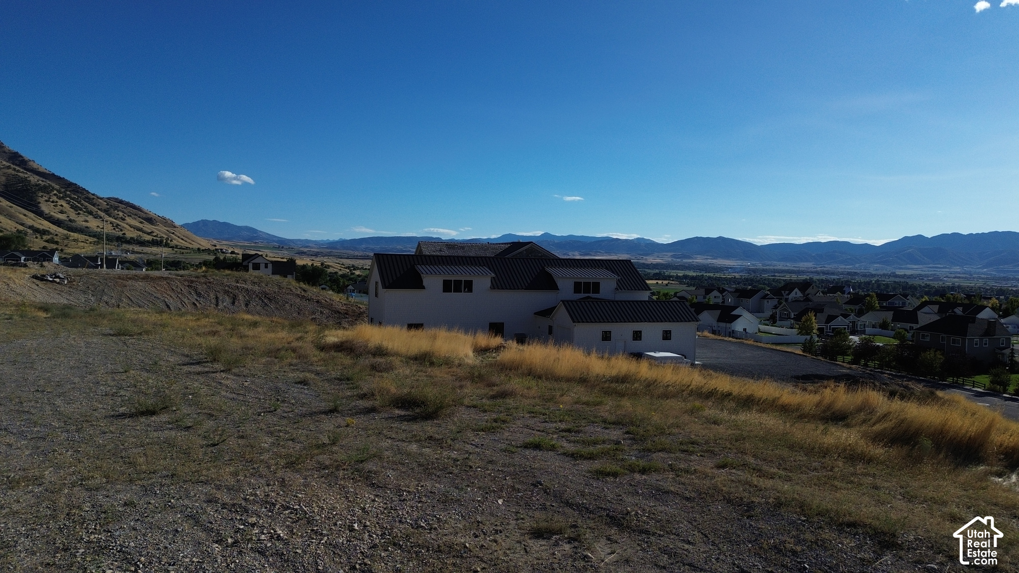 main property photo 12