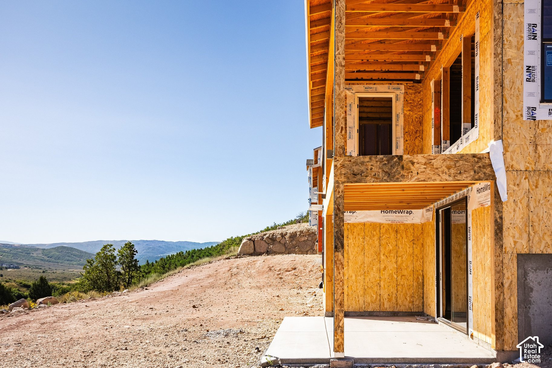main property photo 27