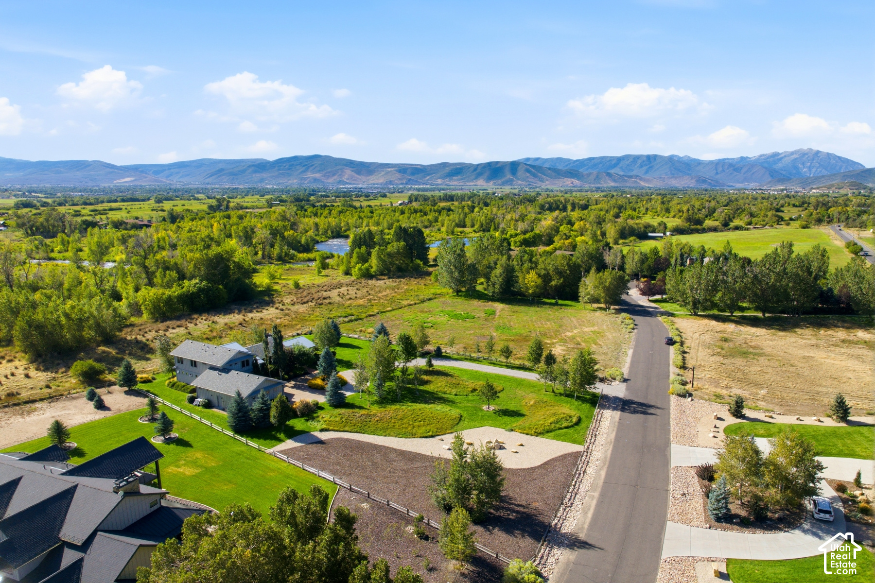 main property photo 13
