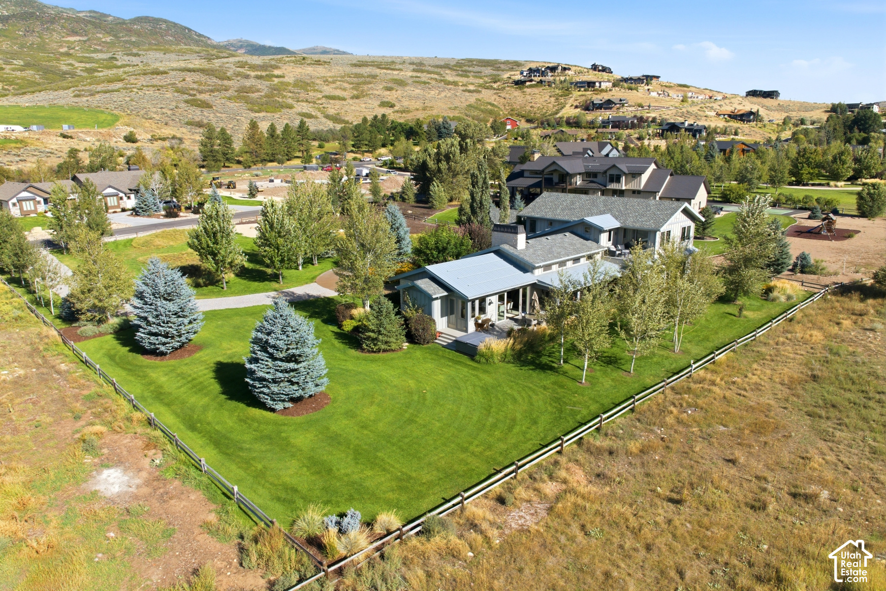 main property photo 14