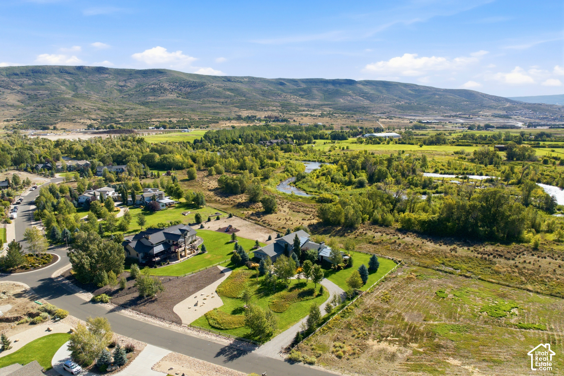 main property photo 16