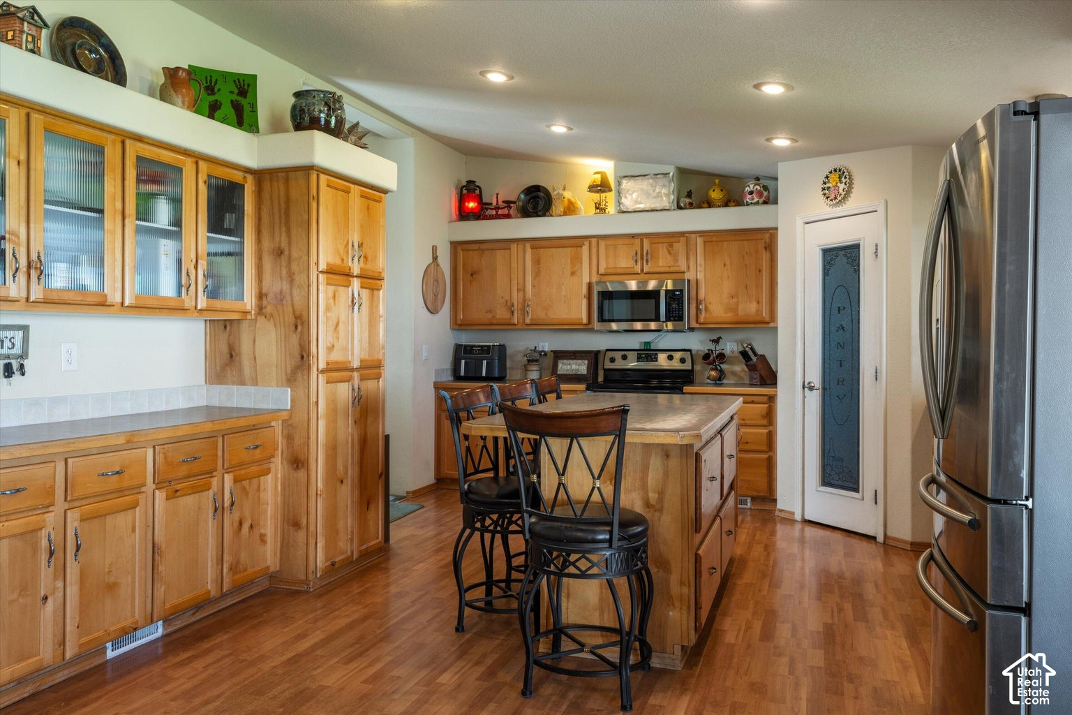 main property photo 3