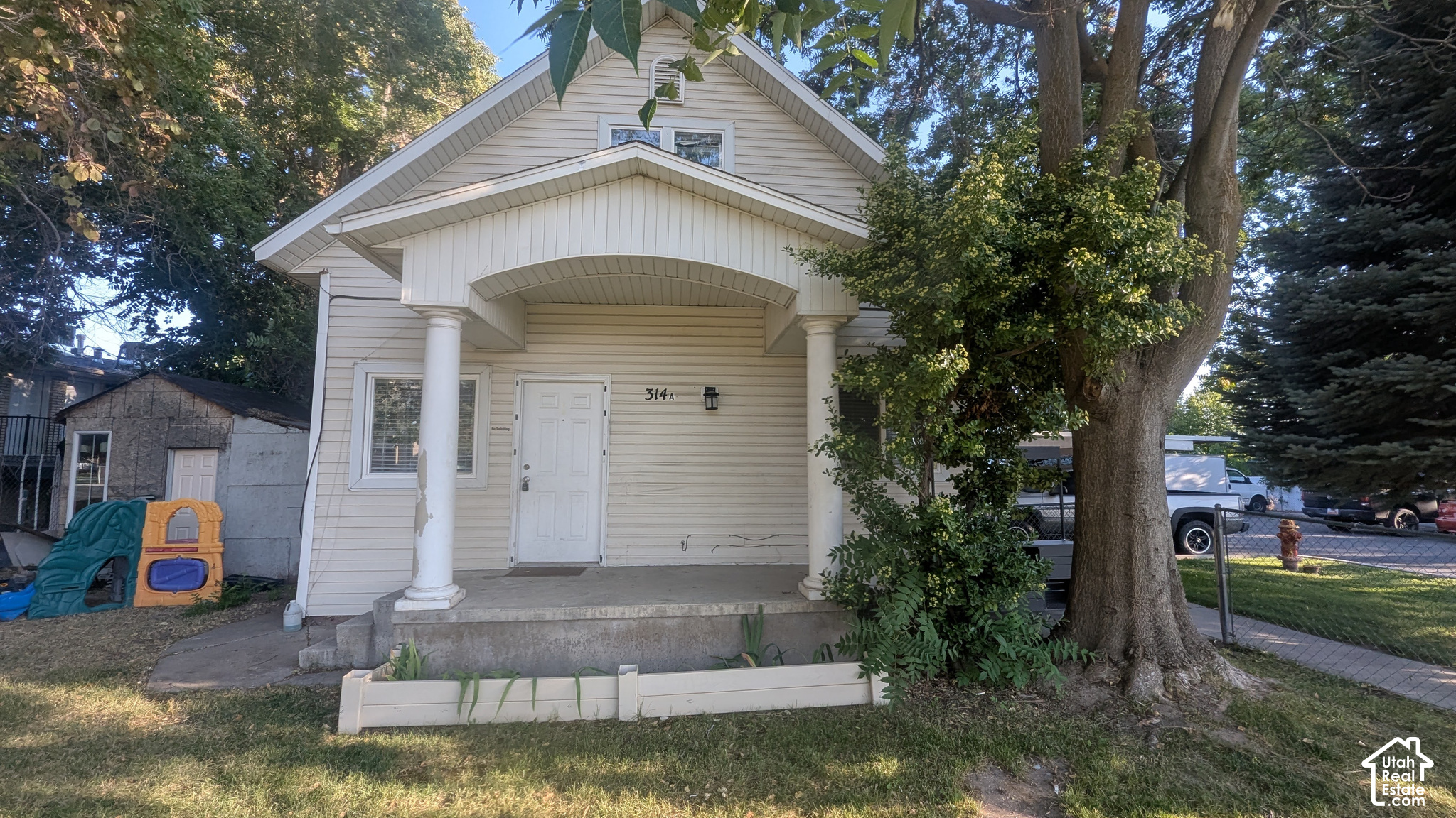 main property photo 26