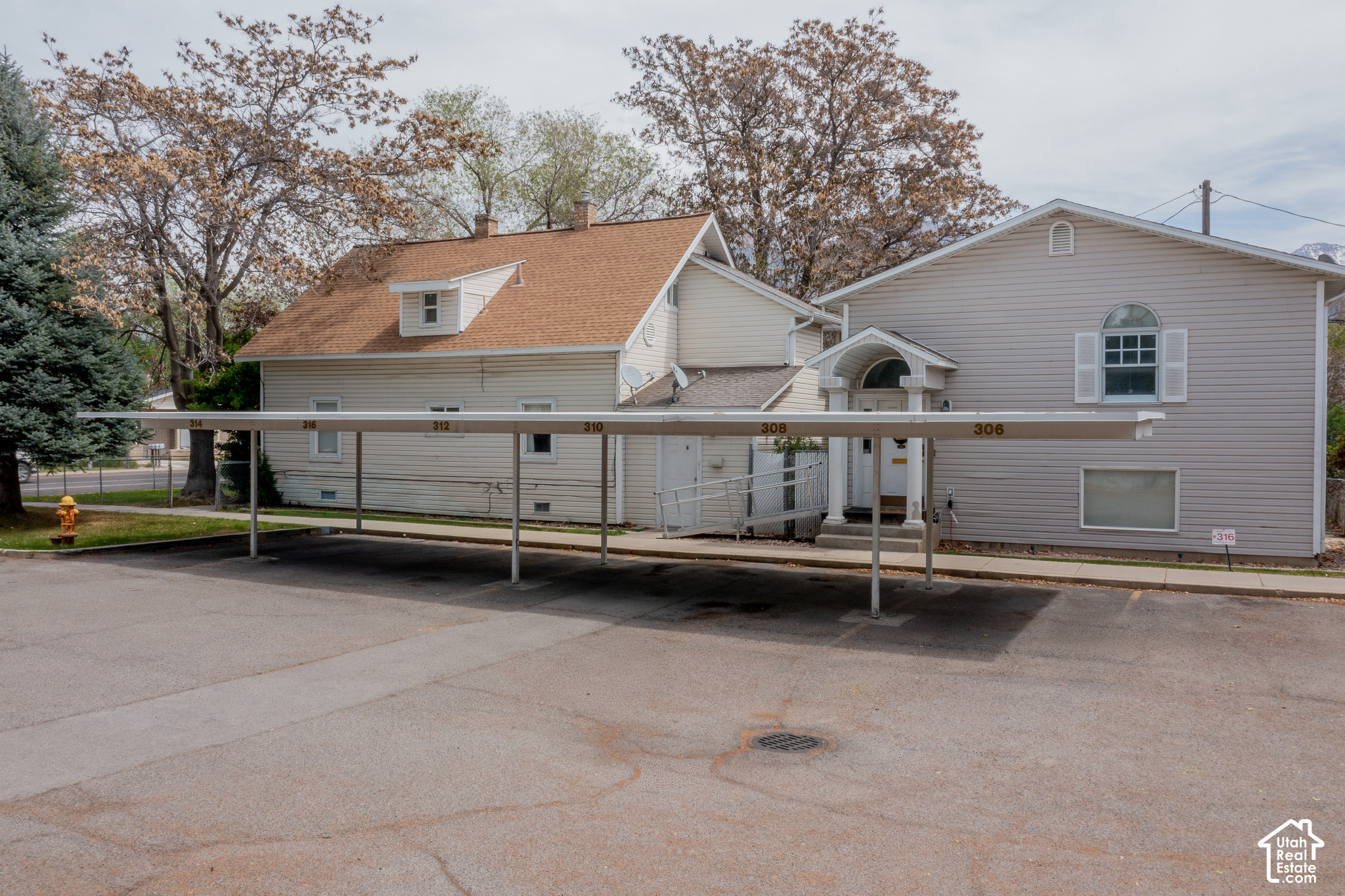 main property photo 8