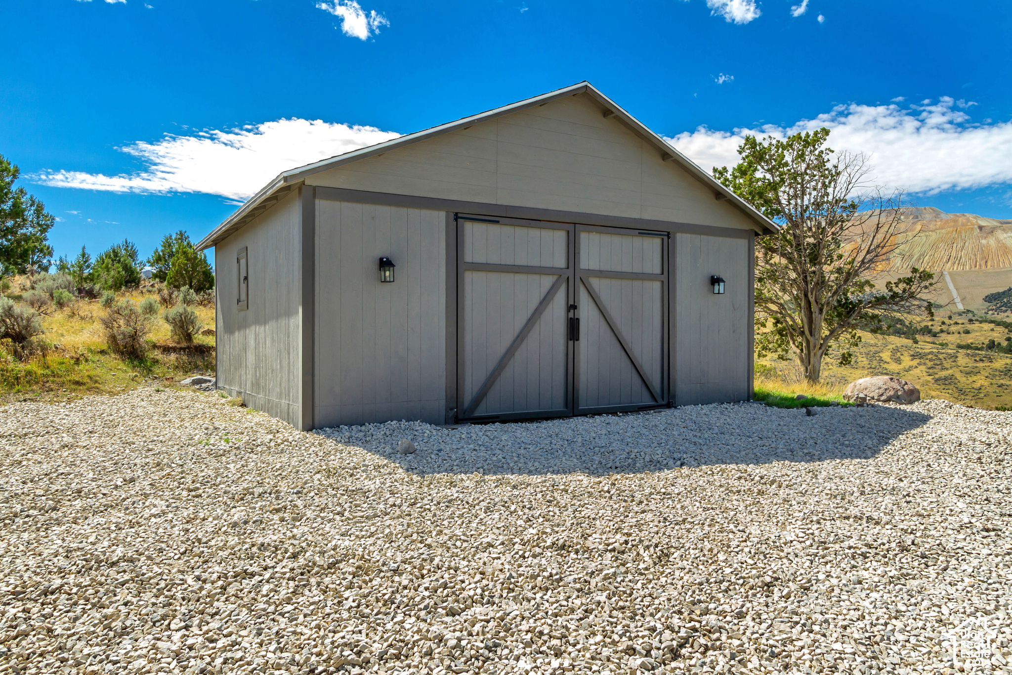 main property photo 75