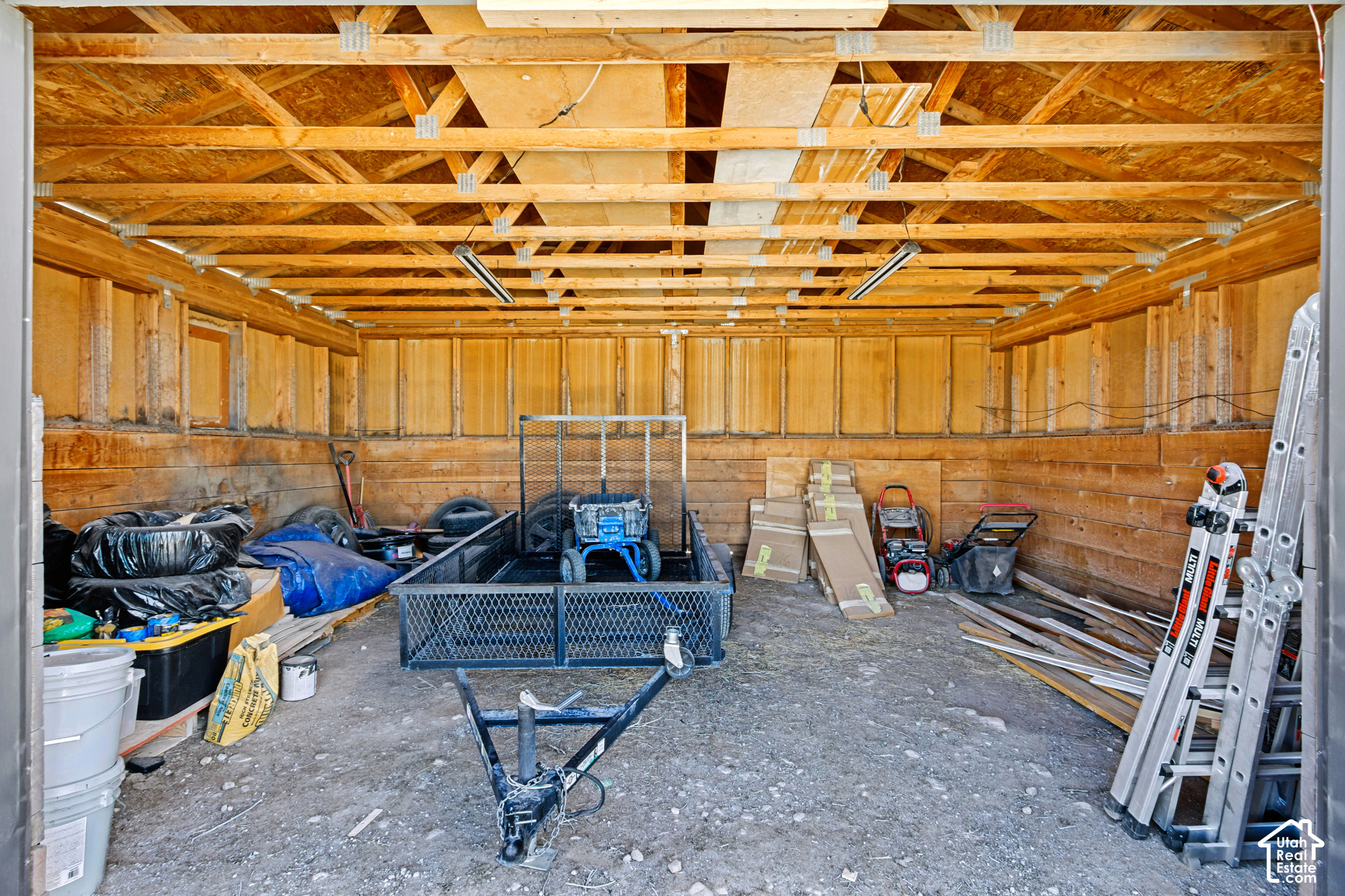 main property photo 76
