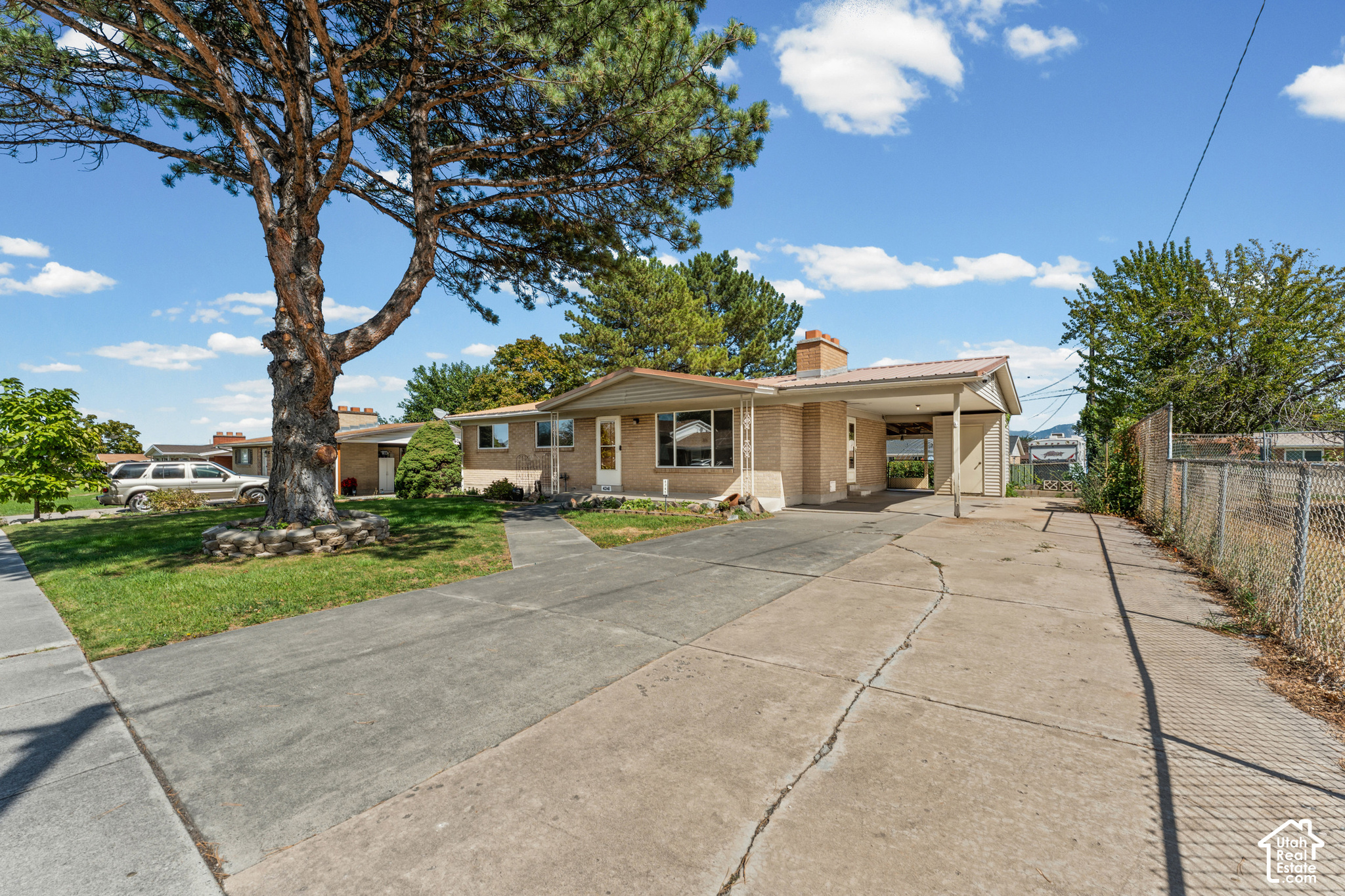 main property photo 30