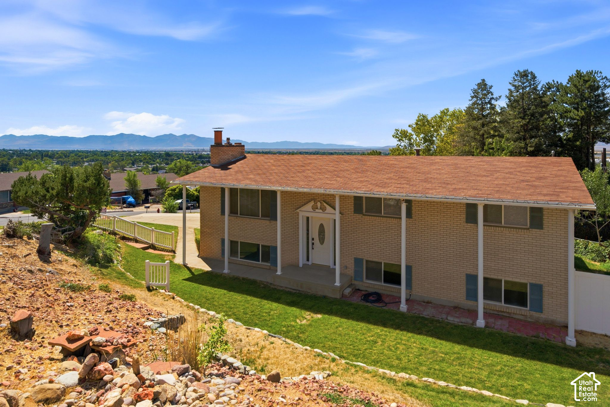 main property photo 40