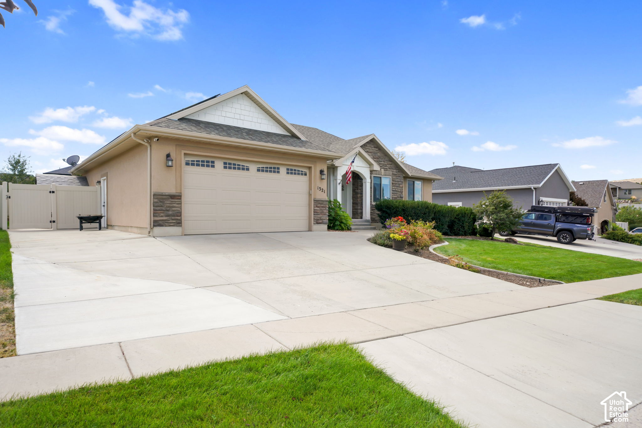 main property photo 40