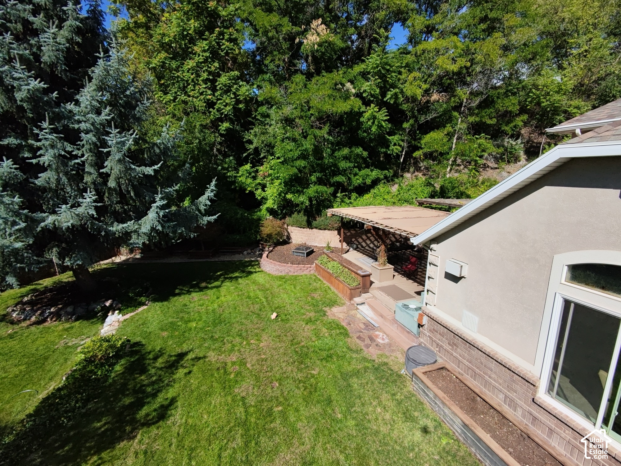 main property photo 20