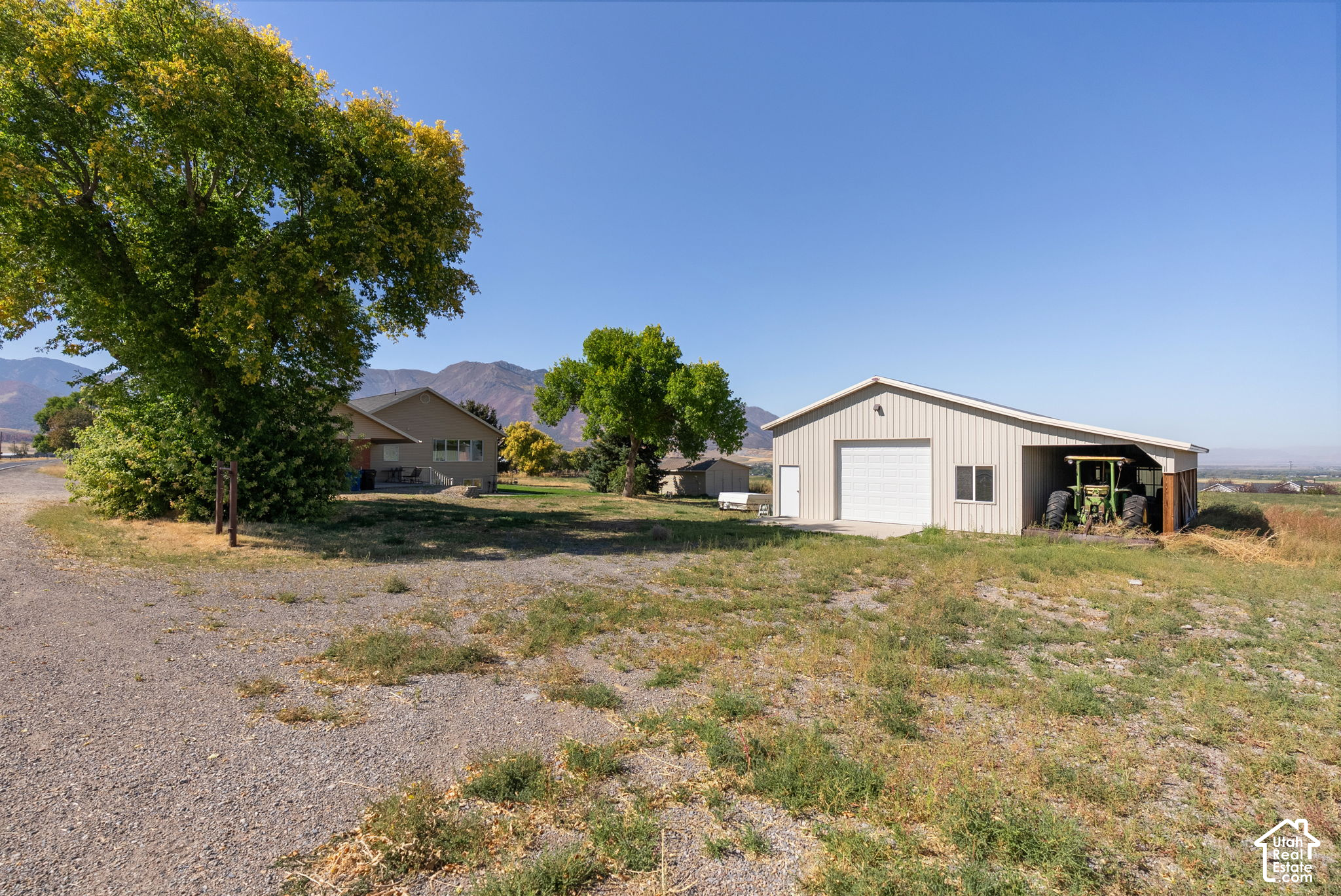 main property photo 50