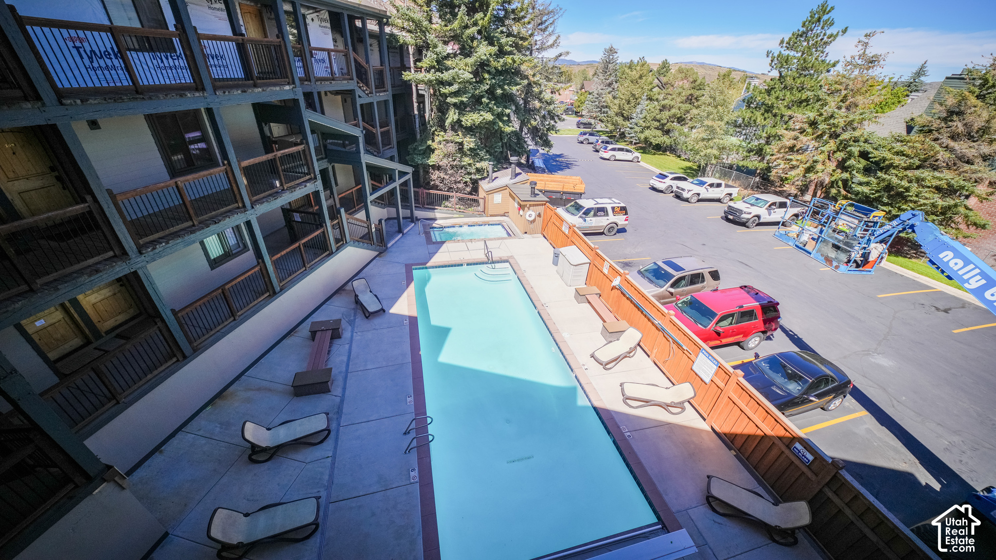 main property photo 19