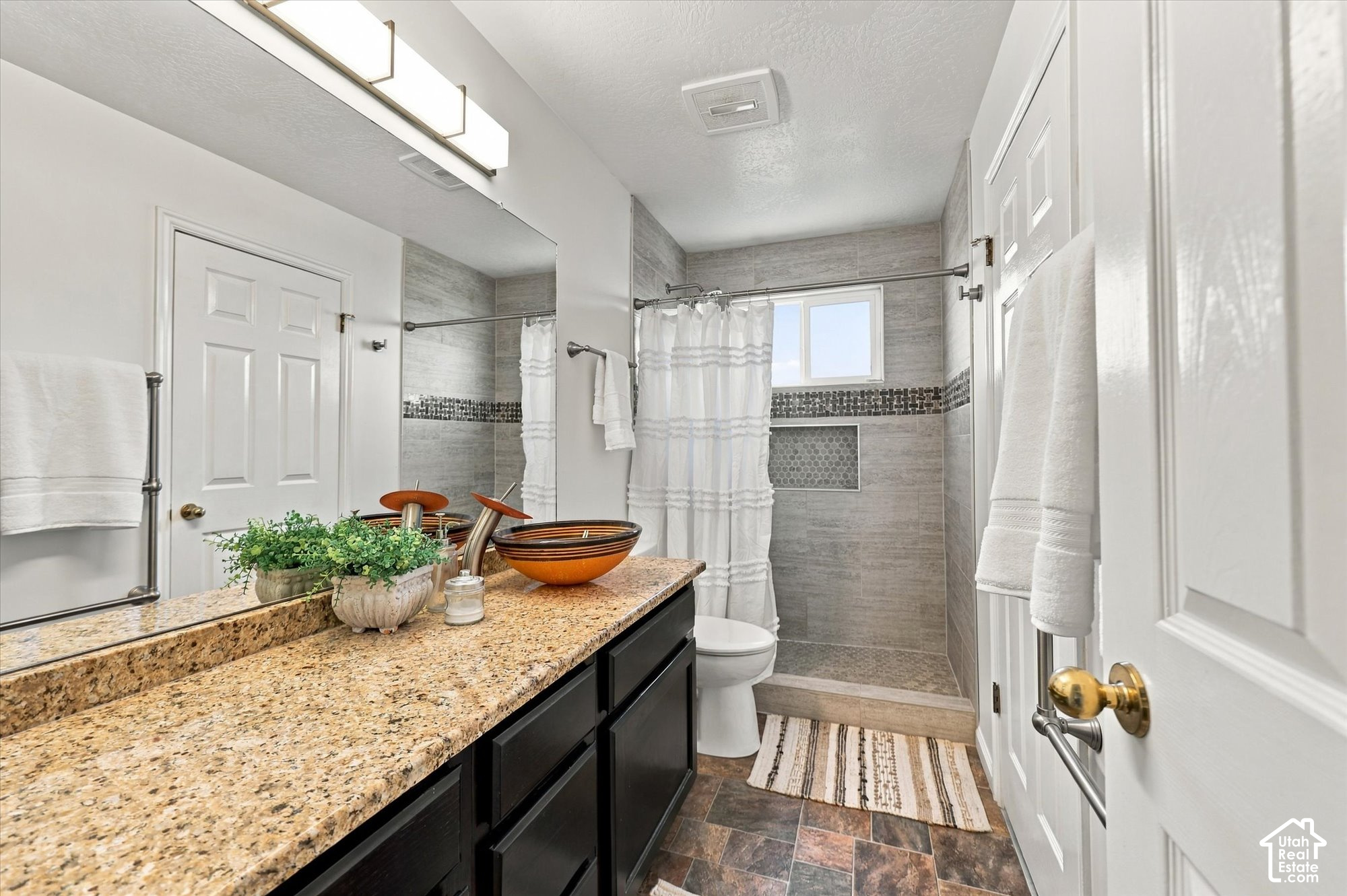 property viewer photo 11