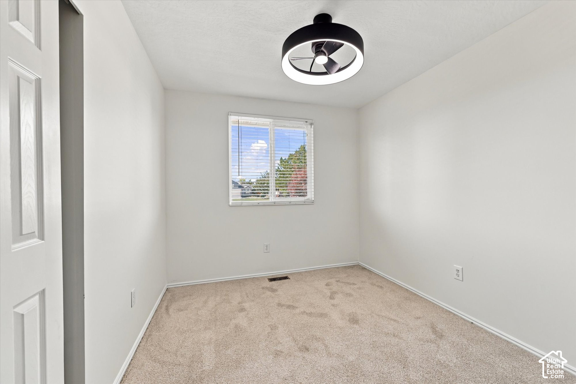 property viewer photo 12