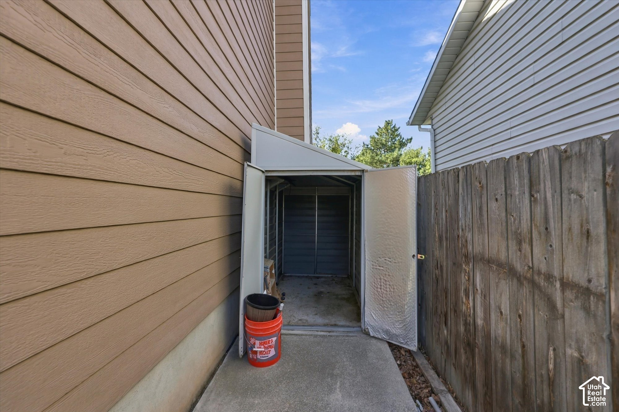 property viewer photo 26