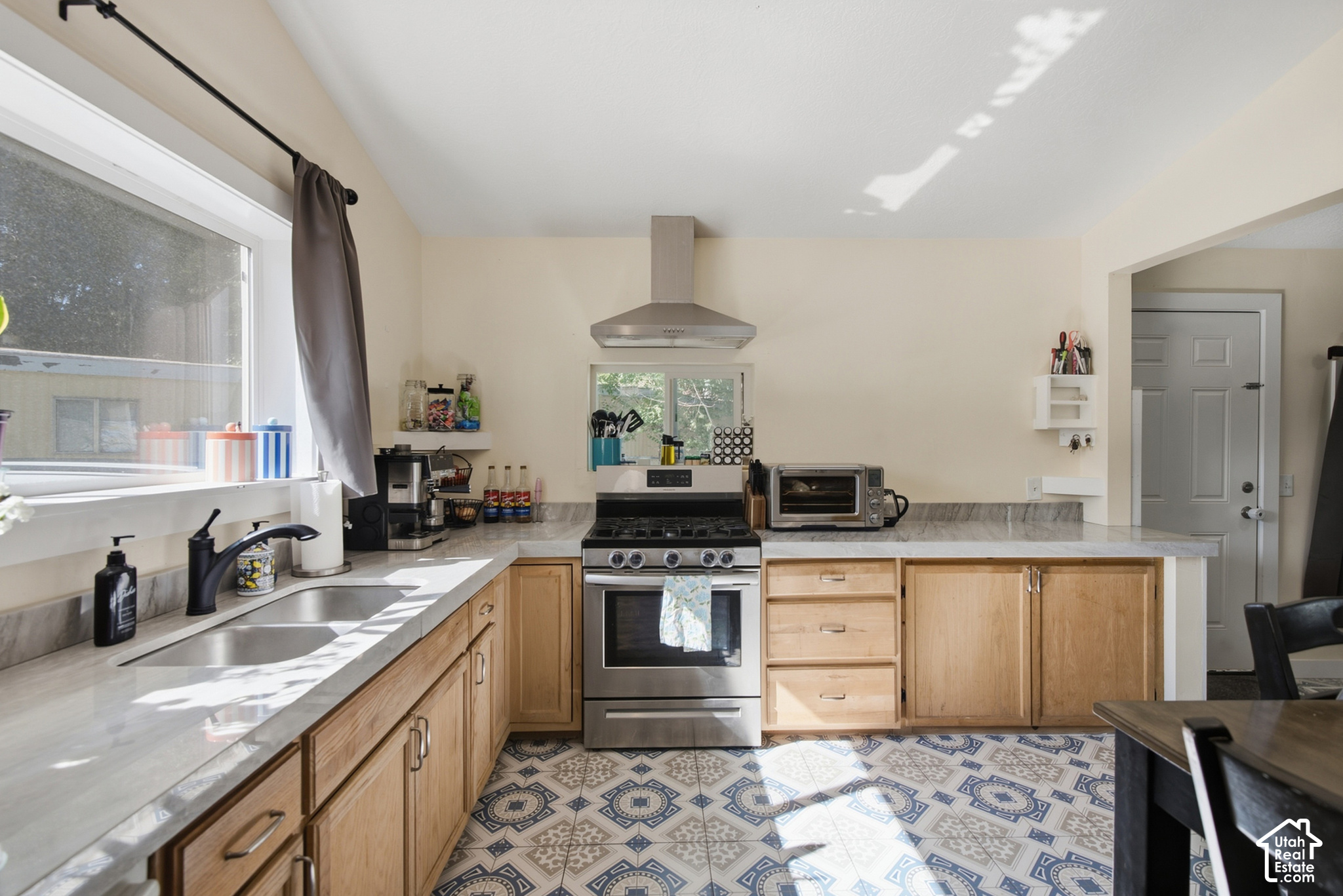 main property photo 12