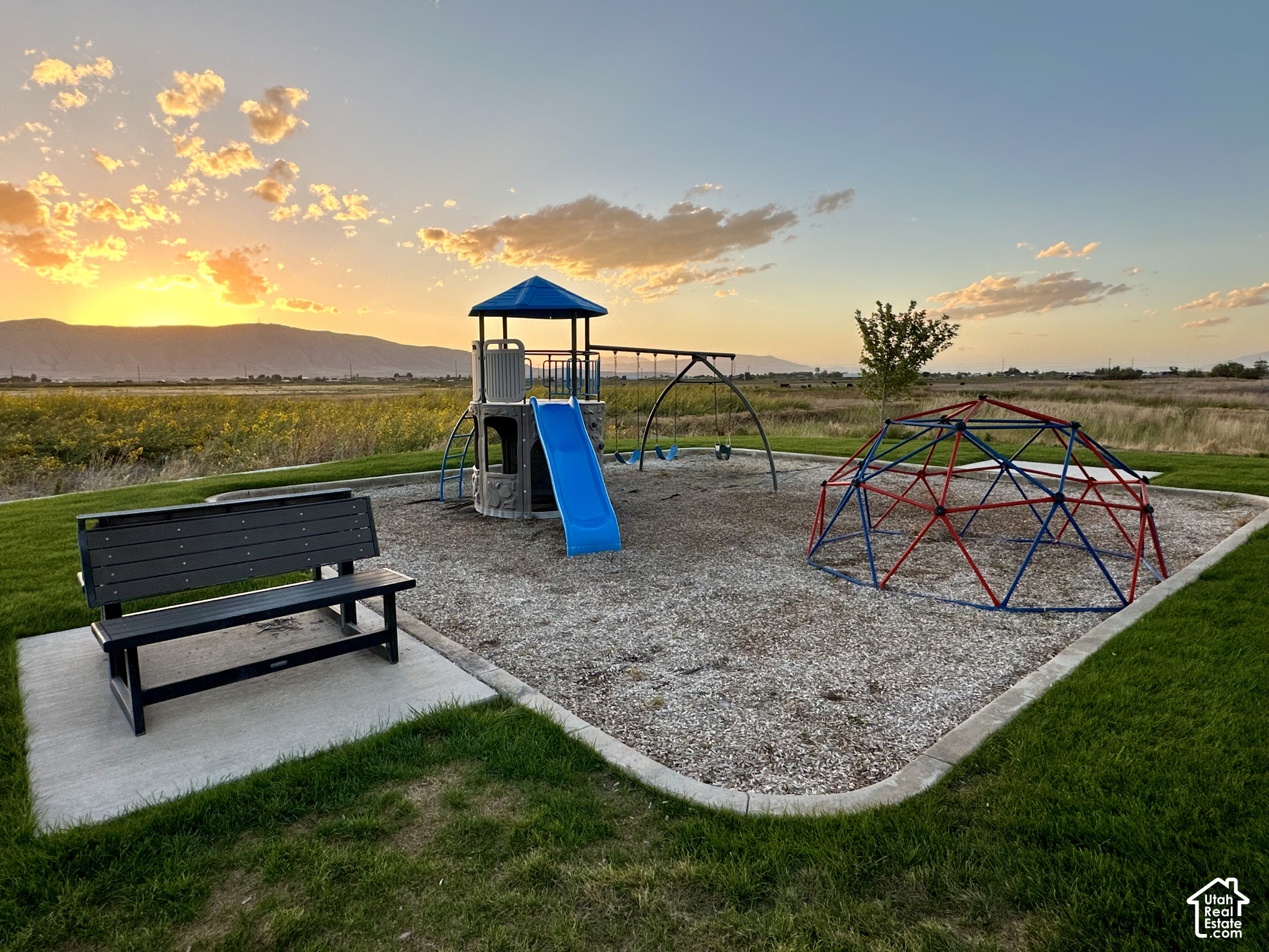 main property photo 33