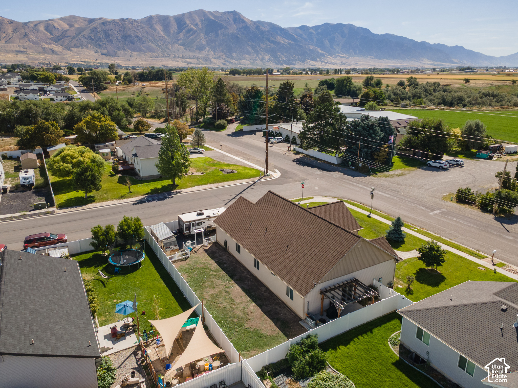 main property photo 18