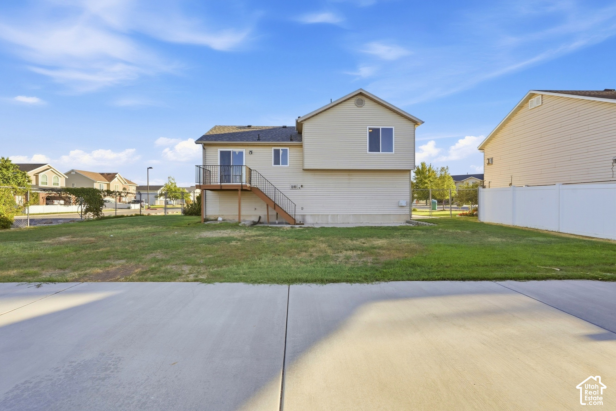 main property photo 28
