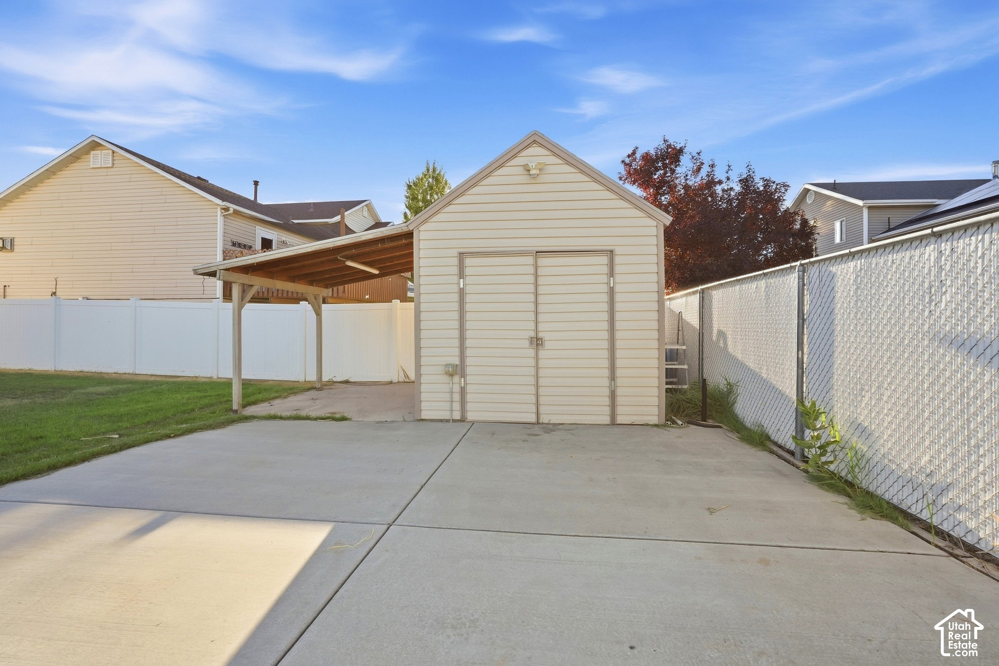 main property photo 29