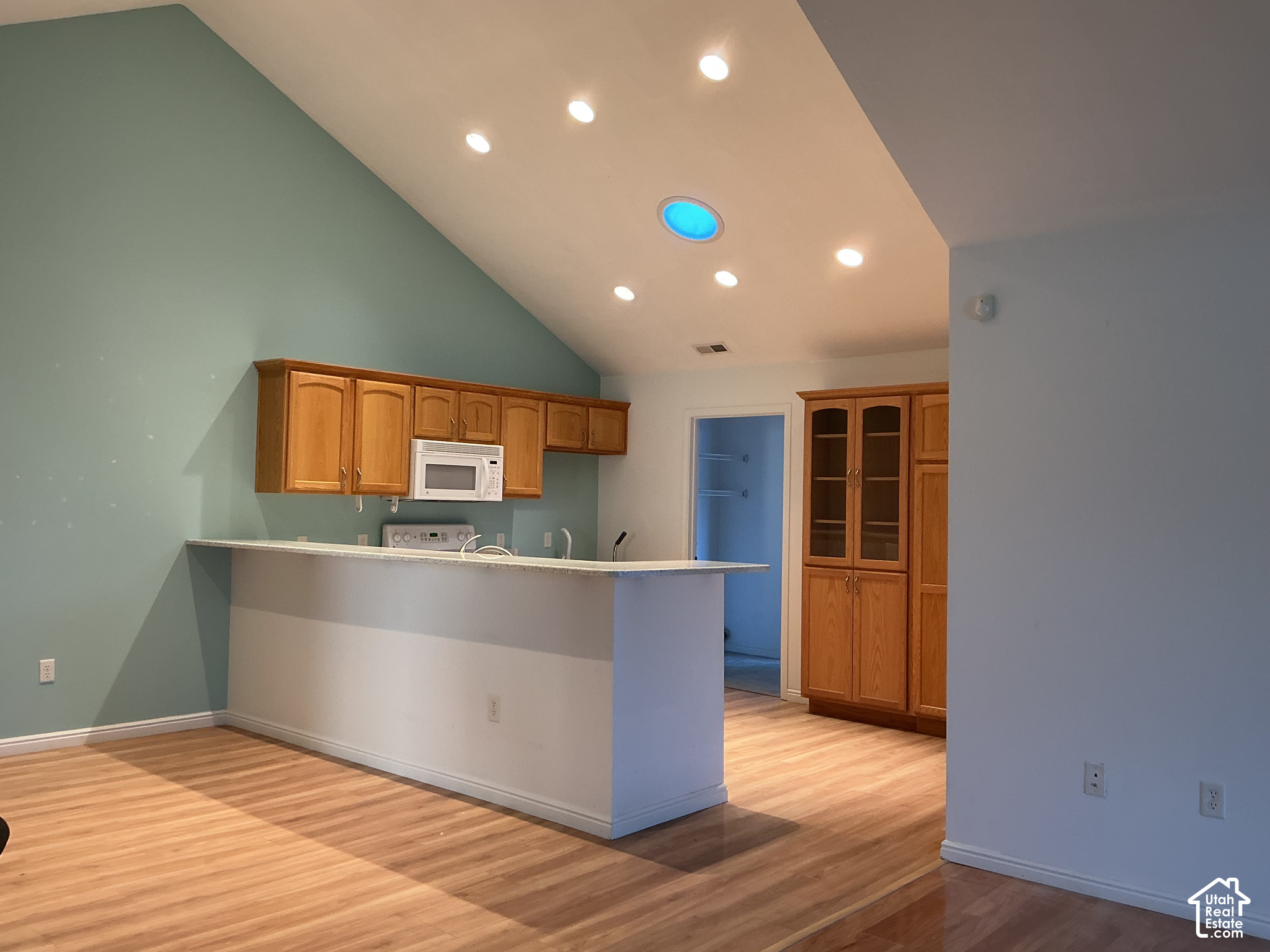 main property photo 8