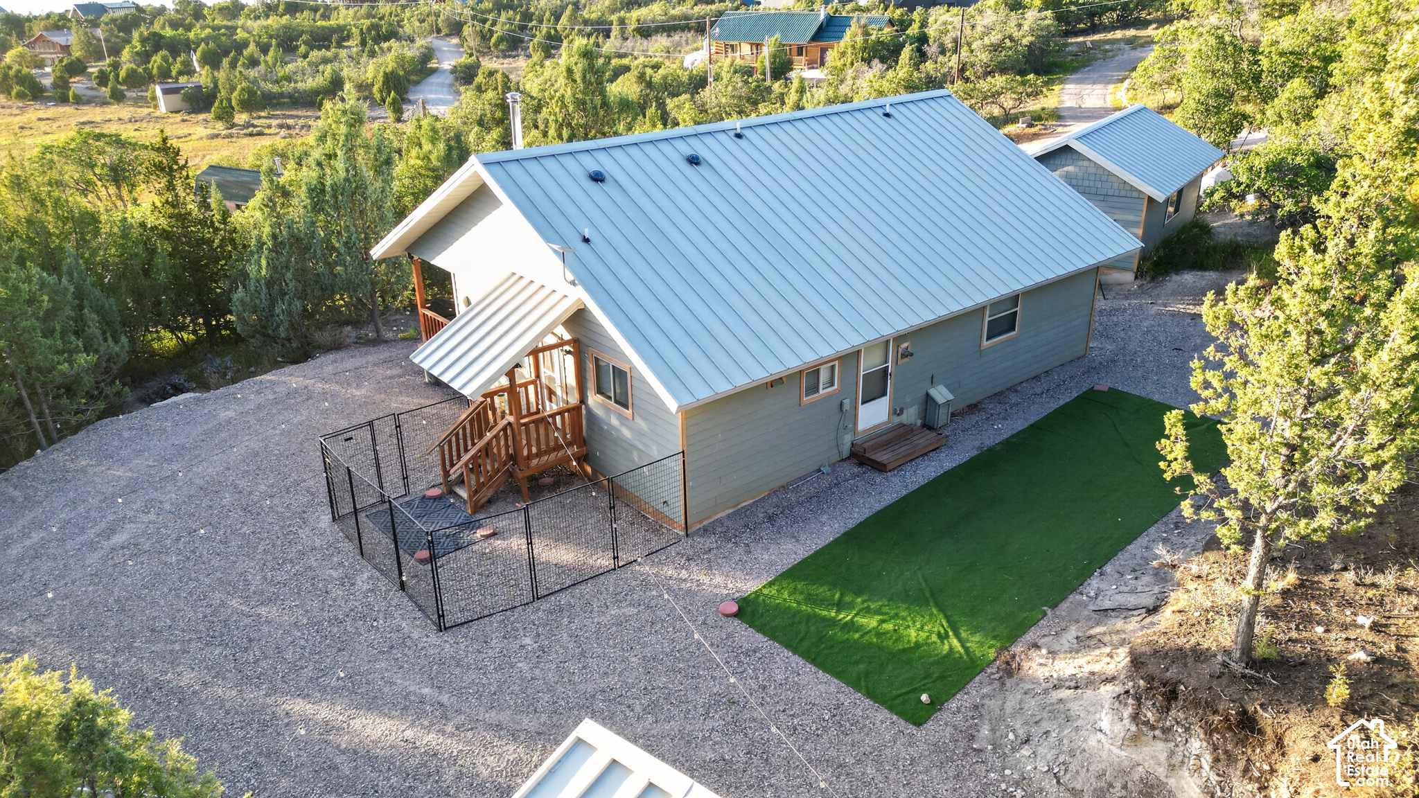 main property photo 27