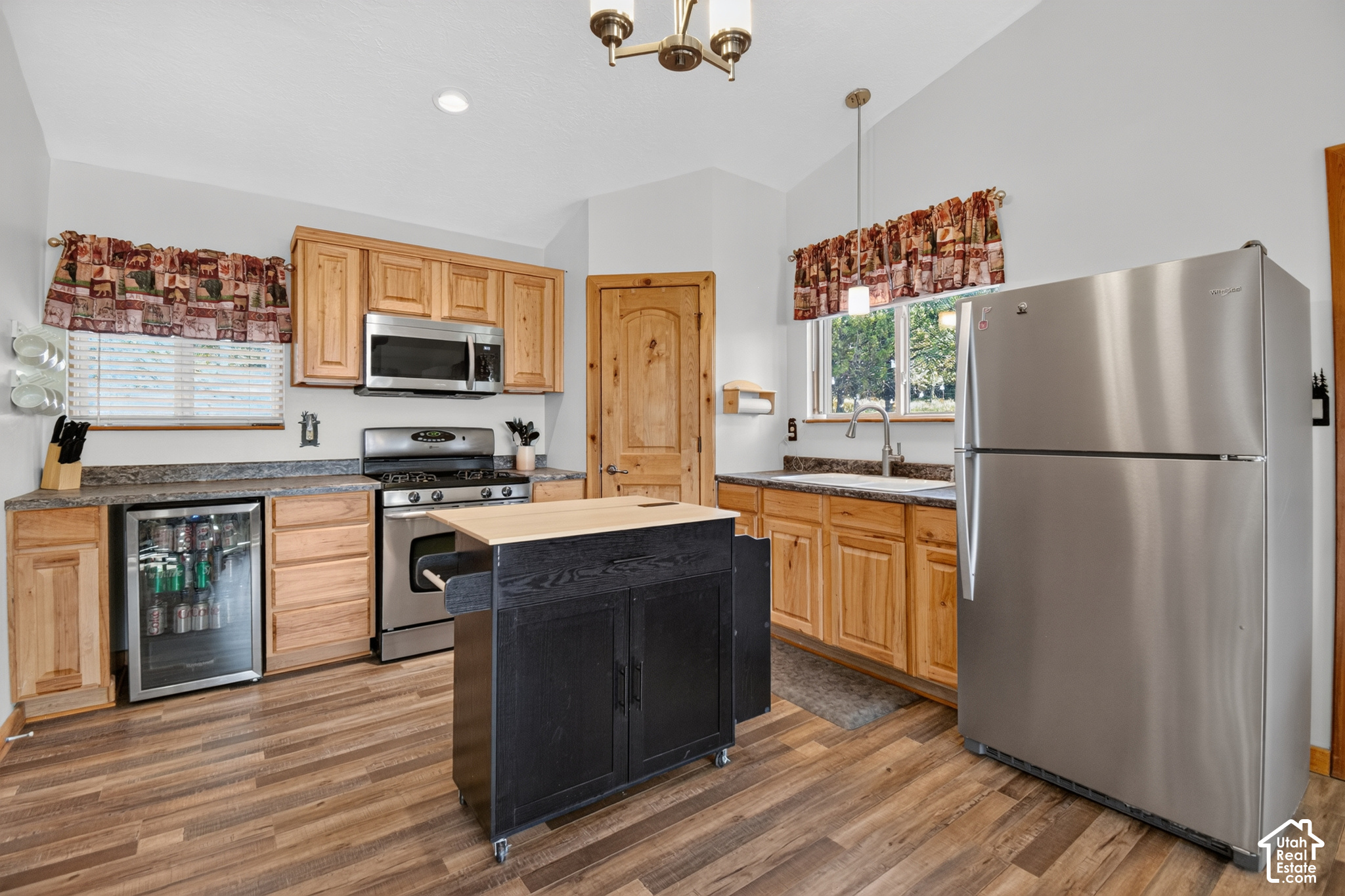 main property photo 9