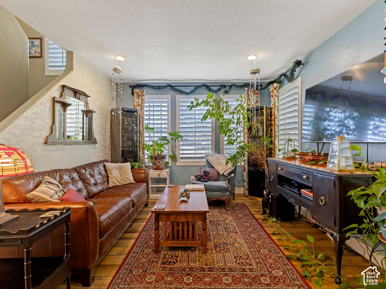 main property photo 11