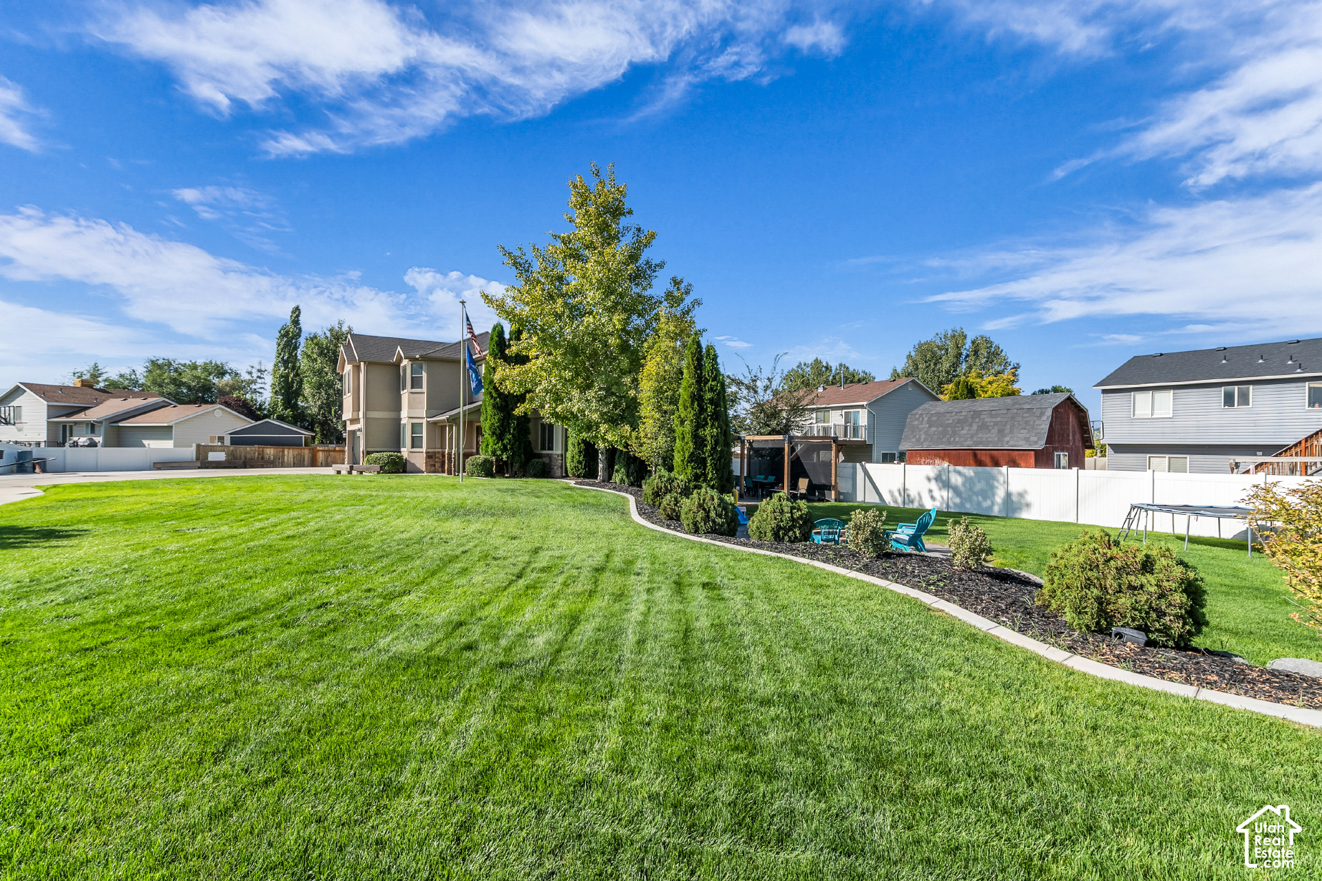 main property photo 19