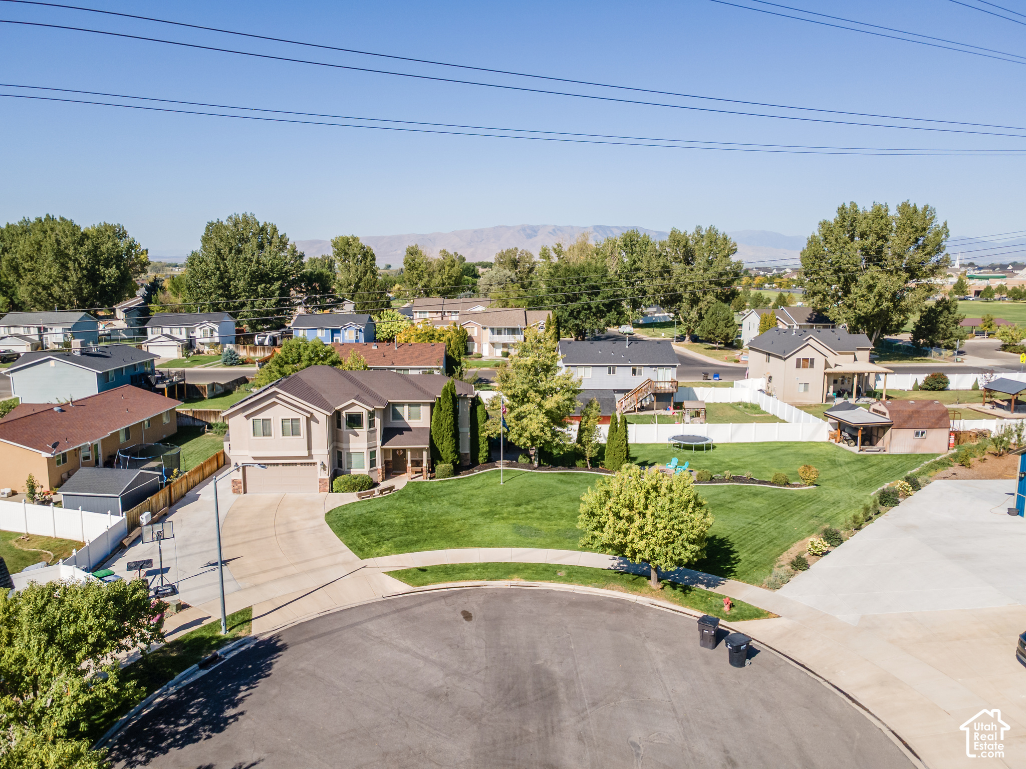 main property photo 9