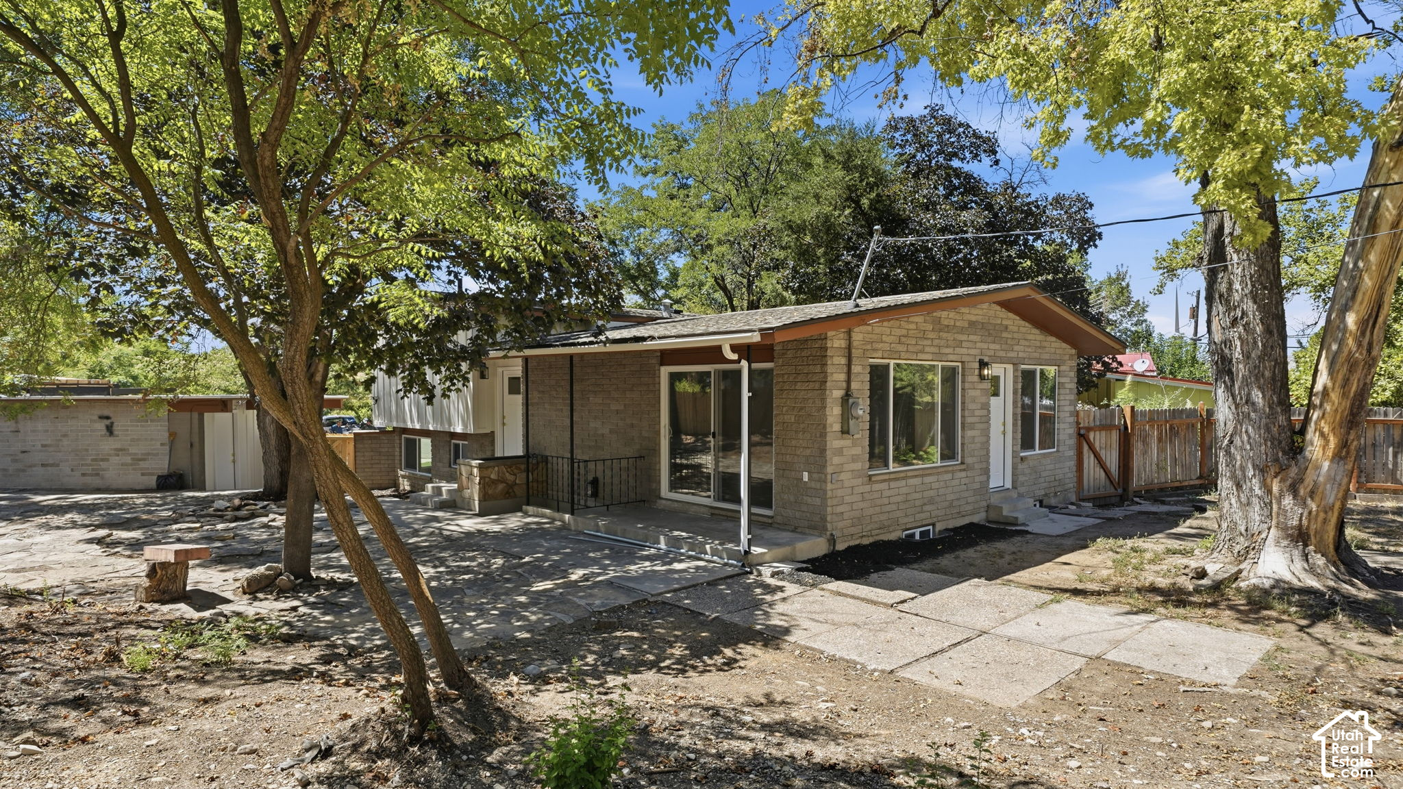 main property photo 24