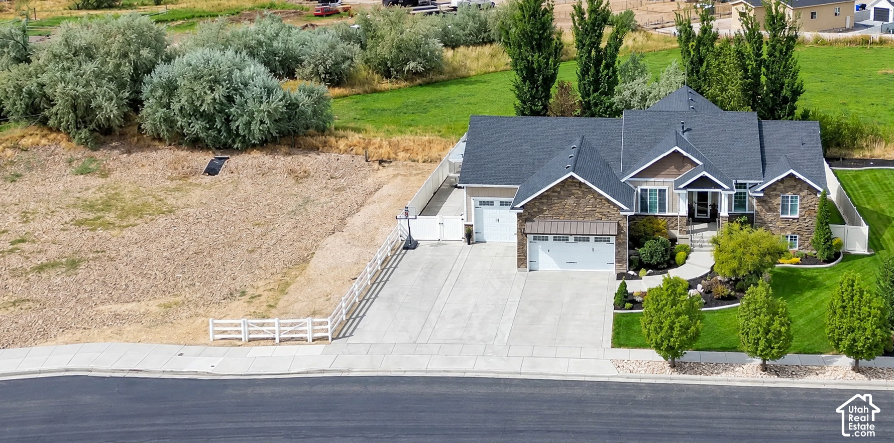 main property photo 65