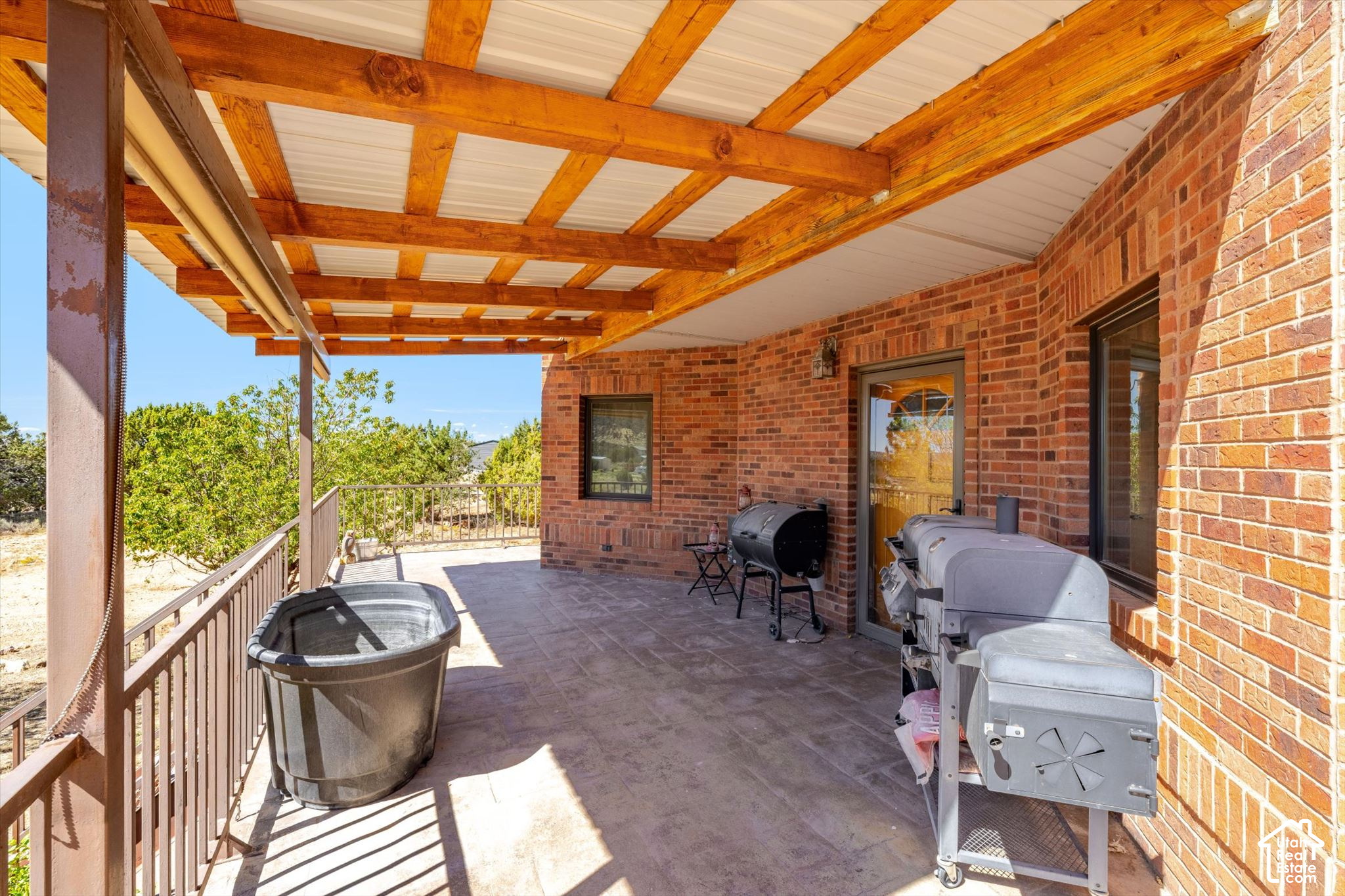 main property photo 10