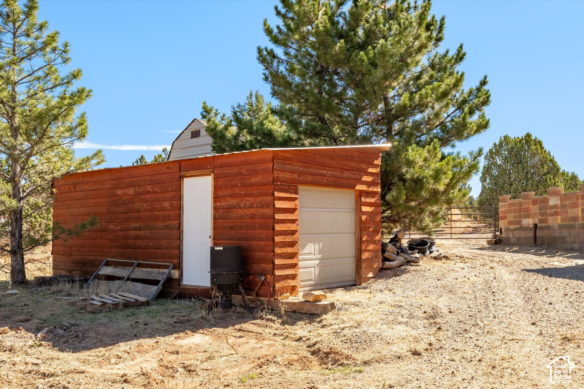 main property photo 16