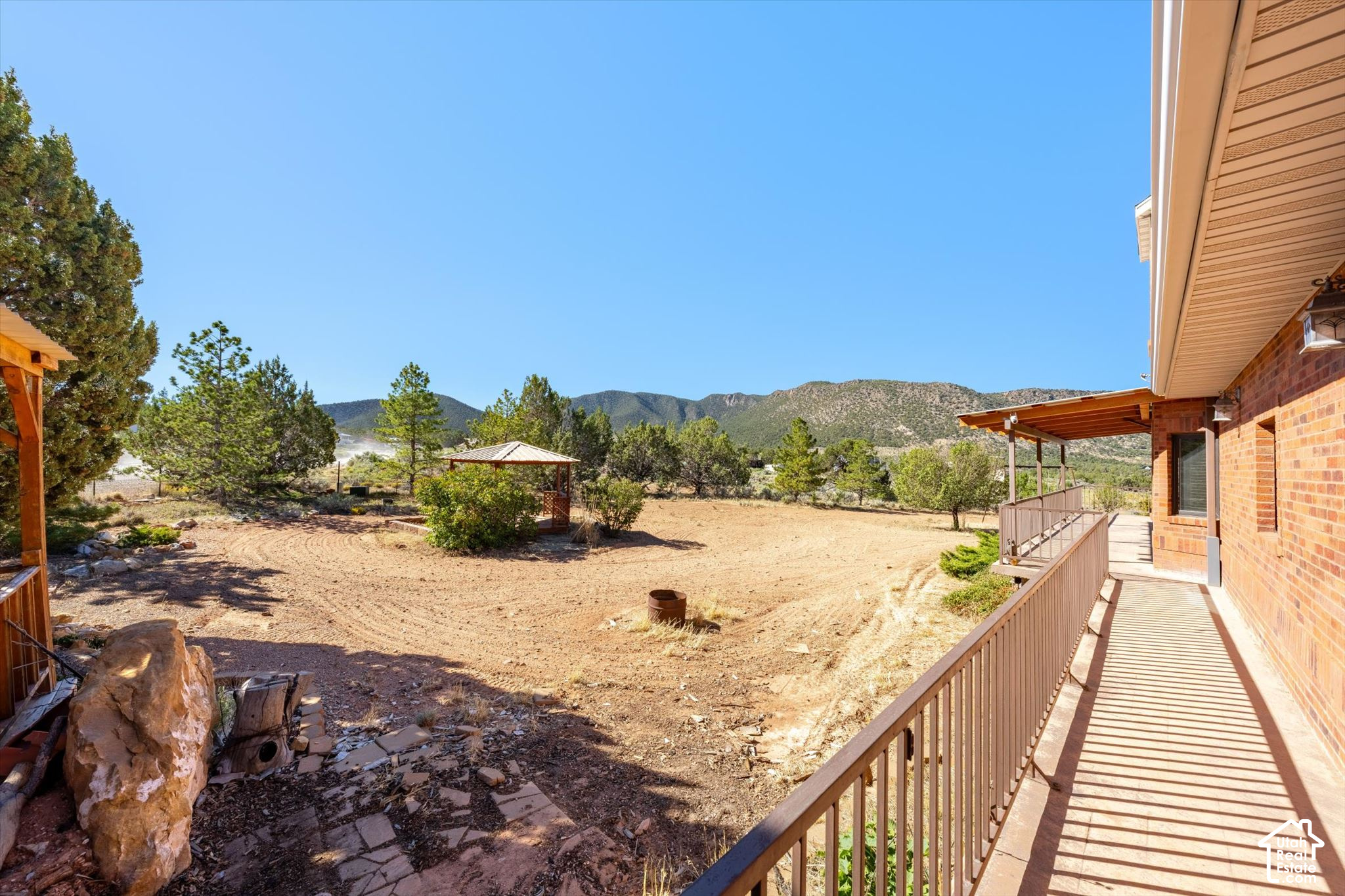 main property photo 5