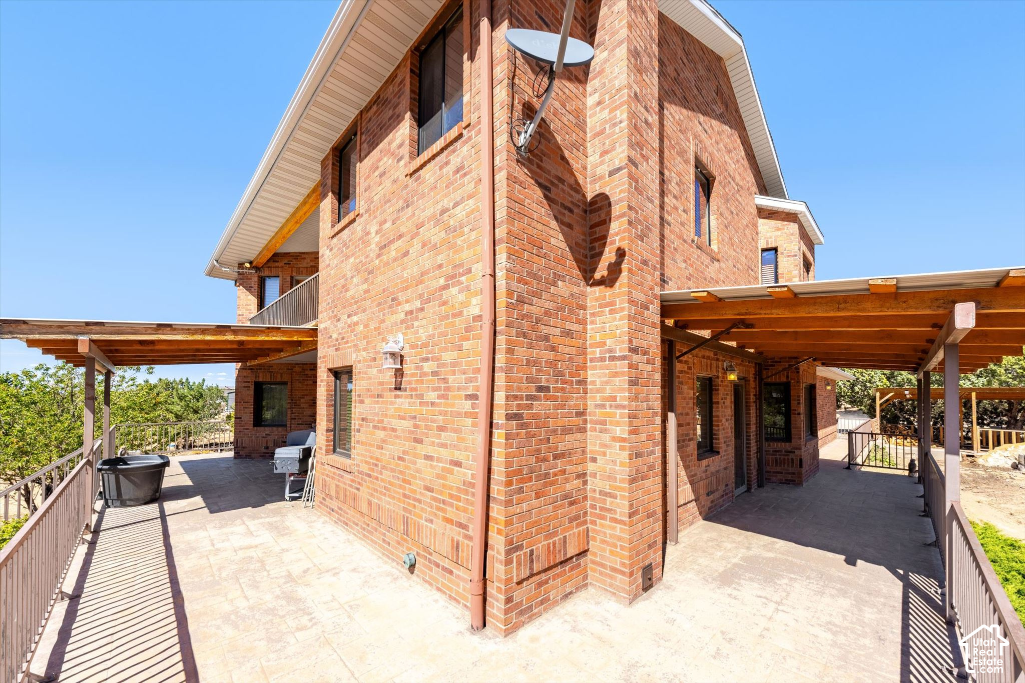 main property photo 9
